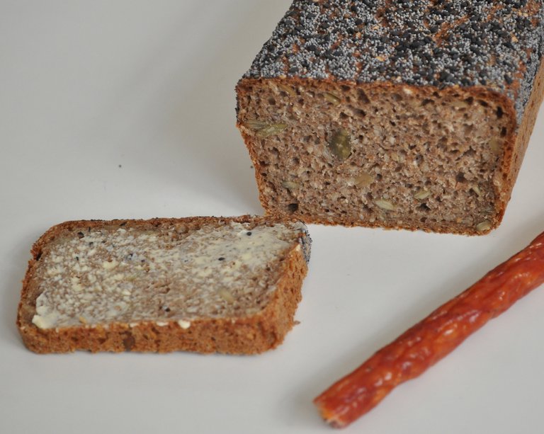 Rye-wheat bread