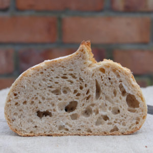 Chleb z Vermont na zakwasie, z dodatkiem mąki pszennej pełnoziarnistej, miękisz